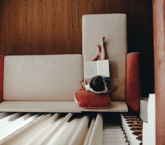 a-child-reads-a-book